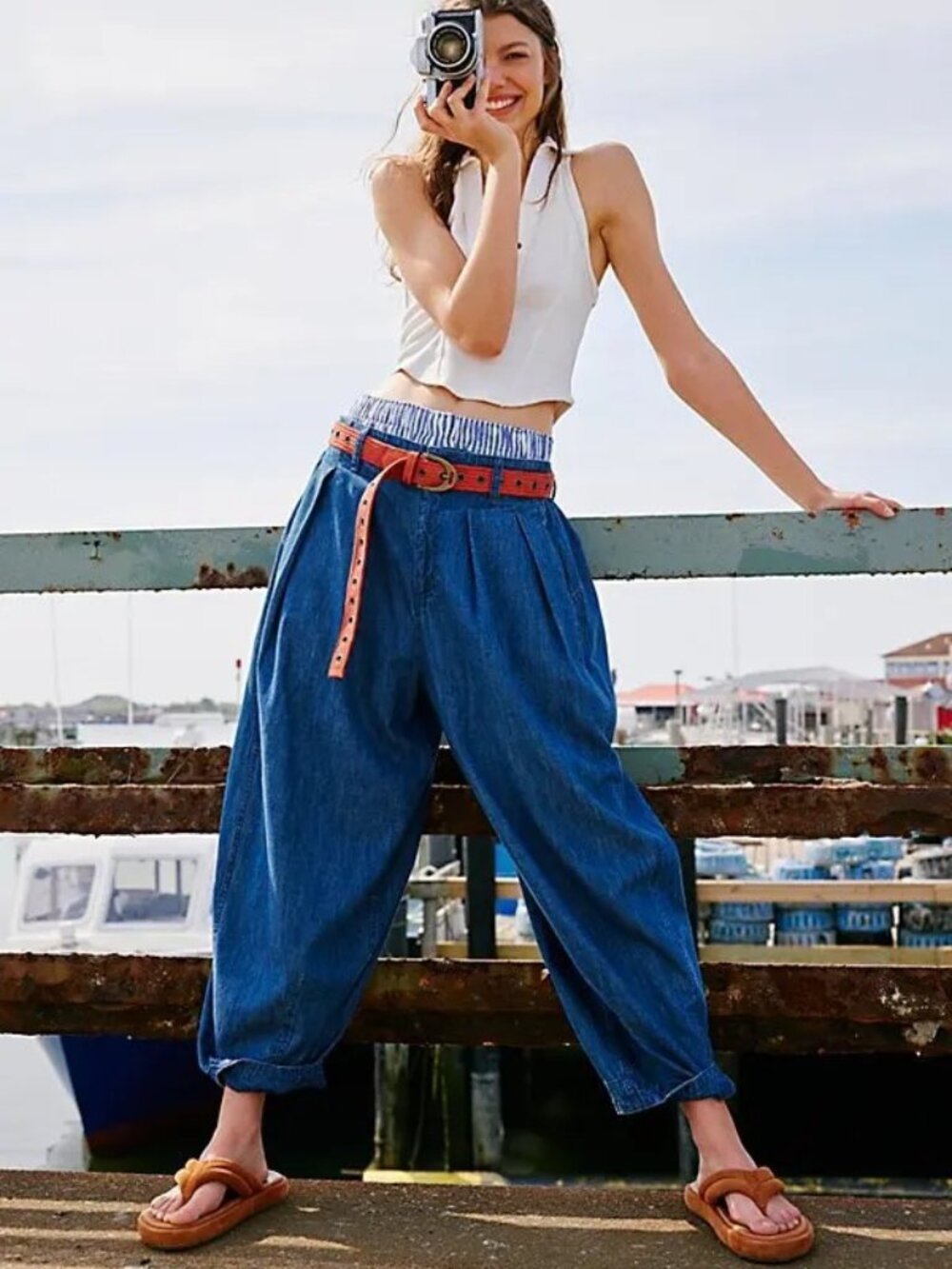 We The Free Ridley Pull On Barrel Jeans Pleated Light Wash